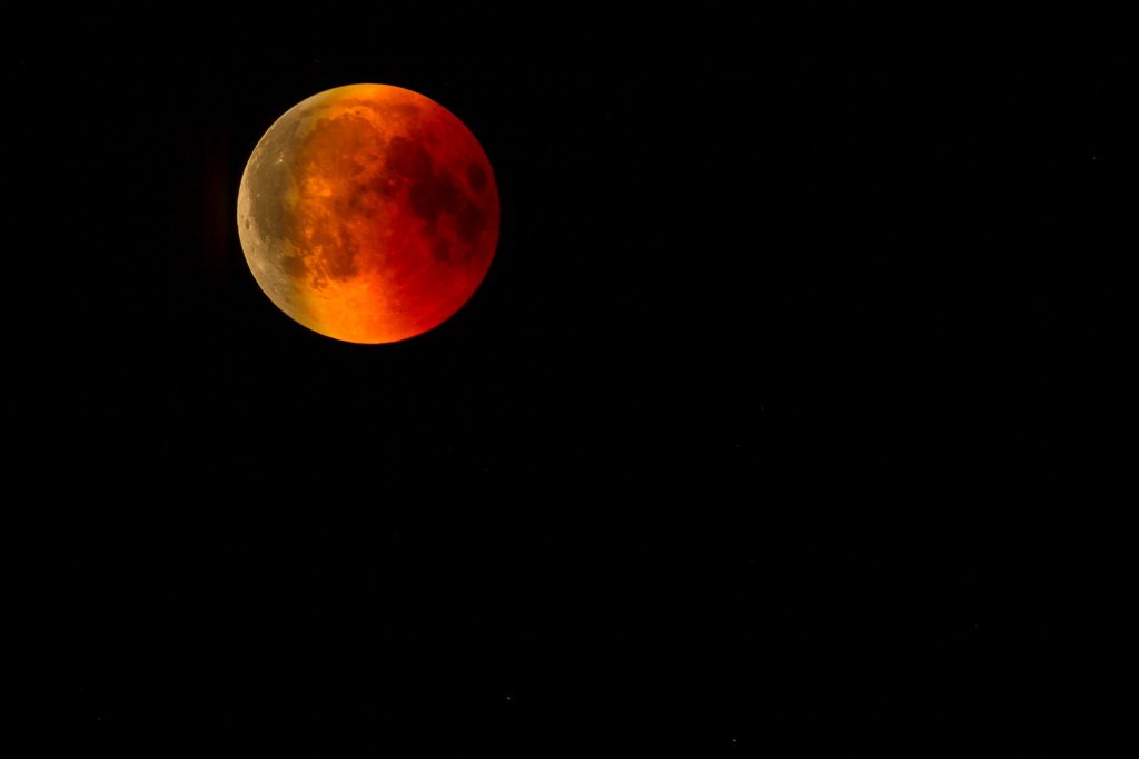 eclipses-2022-touro-escorpiao