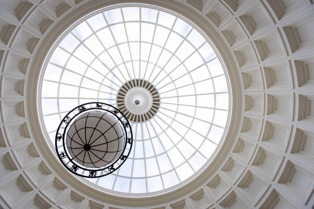 Decoração de luminária Zodian pendurada no teto da claraboia, para o horóscopo do dia (2/11)